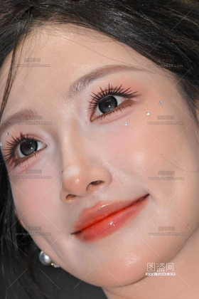 小瑞瑞317√绝色颜爆-裸腿美足【套图➕4k视频】