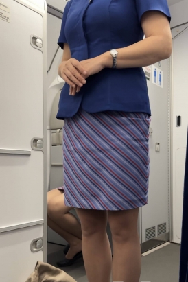 南航气质熟女乘务长制服肉丝安全演示完整时长