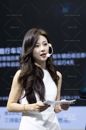 白裙美女苏宁