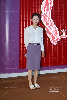 搭讪白衬衫肉丝小姐姐