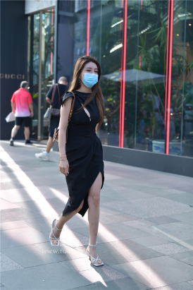 编码1977紧身包臀裙美胸美腿