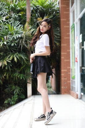 辉辉★赵师妹的闪亮肉丝美腿 【套图+视频】