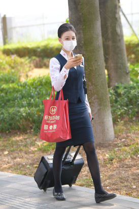 23空姐-1=65√街拍空姐小仙女