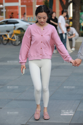 白色紧身瑜伽裤