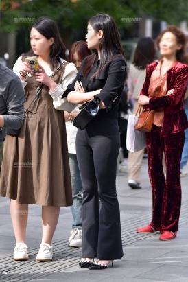 ★高挑黑裤美女