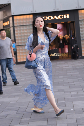 【街拍之魂赛帖】B97、淡雅气质妩媚佳人