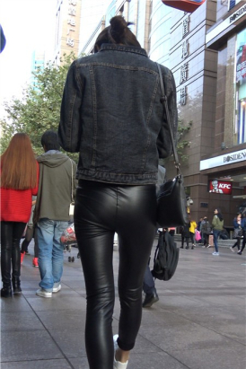 4k-牛仔外套紧身皮裤美女姐姐第四集 [1.14 GB]