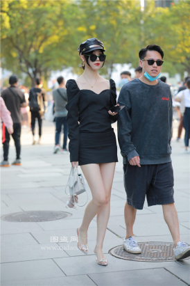 比人家的白嫩女朋友美腿凉高编码1209