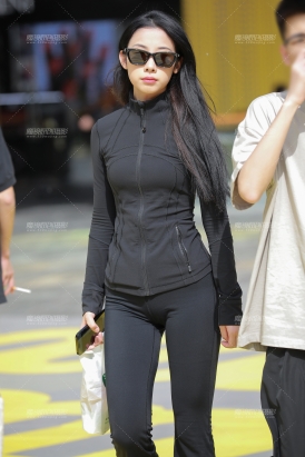 黑色瑜伽裤女友