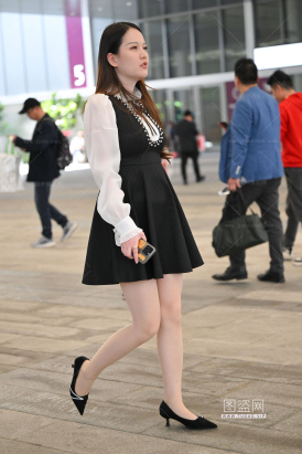 25228-27=68√肉丝，包头高跟素人