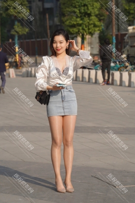 【M1115】牛仔短裙肉丝美眉