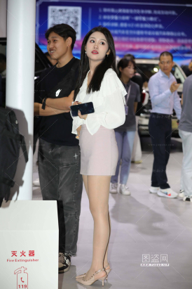 包臀裙超薄丝凉搞美女