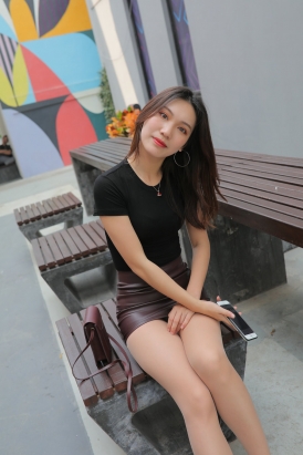 凯恩街拍摄影作品 褐色皮短裙丝袜美女 [696P2V-15.4GB]