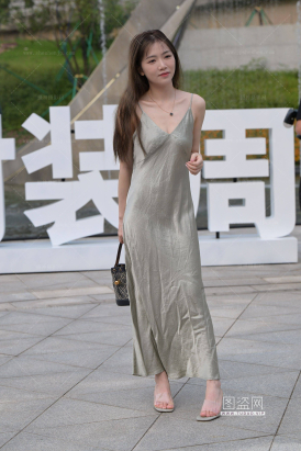 SH25-158-102√来自小馒头的魅力～美足小姐姐