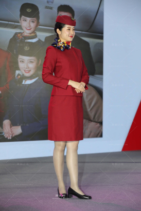 端庄得体的美女空姐