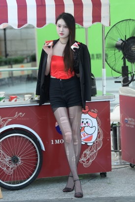 真的很薄透，对丝袜无法抗拒/231218-5-79