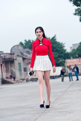红衣短裙高跟美女 【套图+视频】