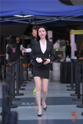 编码2561紧身包臀裙短美腿高跟职业装白嫩