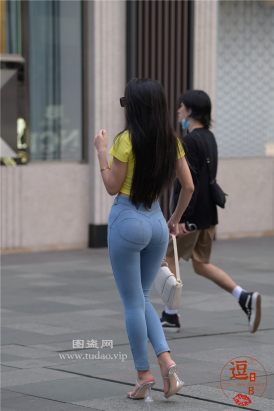 编码2302蓝紧牛翘臀美腿美胸小蛮腰