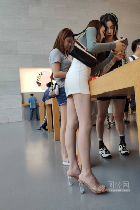 心灵街拍第22期 街拍苹果店大长腿美女