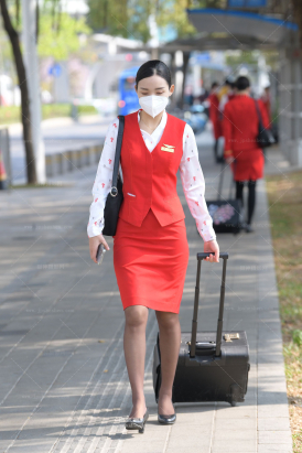 23空姐-2=86√街拍空姐小仙女