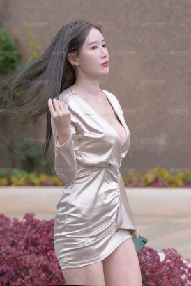 【视觉冲击旅拍摄影作品】第四篇：性感纯色迷你包臀裙