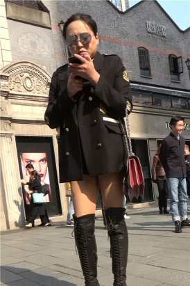 4K - 长筒靴丝袜美腿美眉 [1.06 GB/MP4]