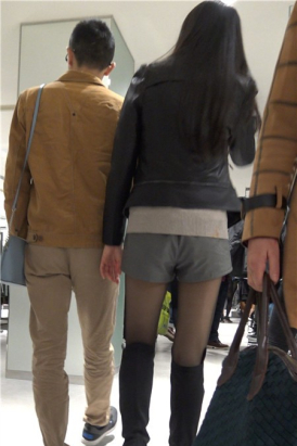 逛服装店的长筒靴皮衣街拍丝袜美女 [1.29 GB]