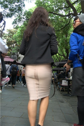 4K - 超级性感丰满爆乳街拍包臀裙气质御姐 [1.86 GB]