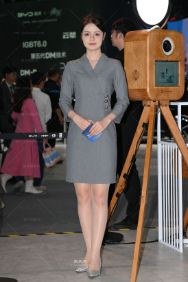 241119-35=82√优雅知性，靓丽丝袜美腿美女，爱了～