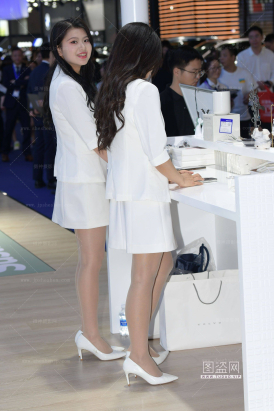 25415-10=28√白色礼仪，肉丝小姐姐