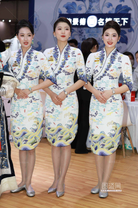 25旅交会三位海航空姐